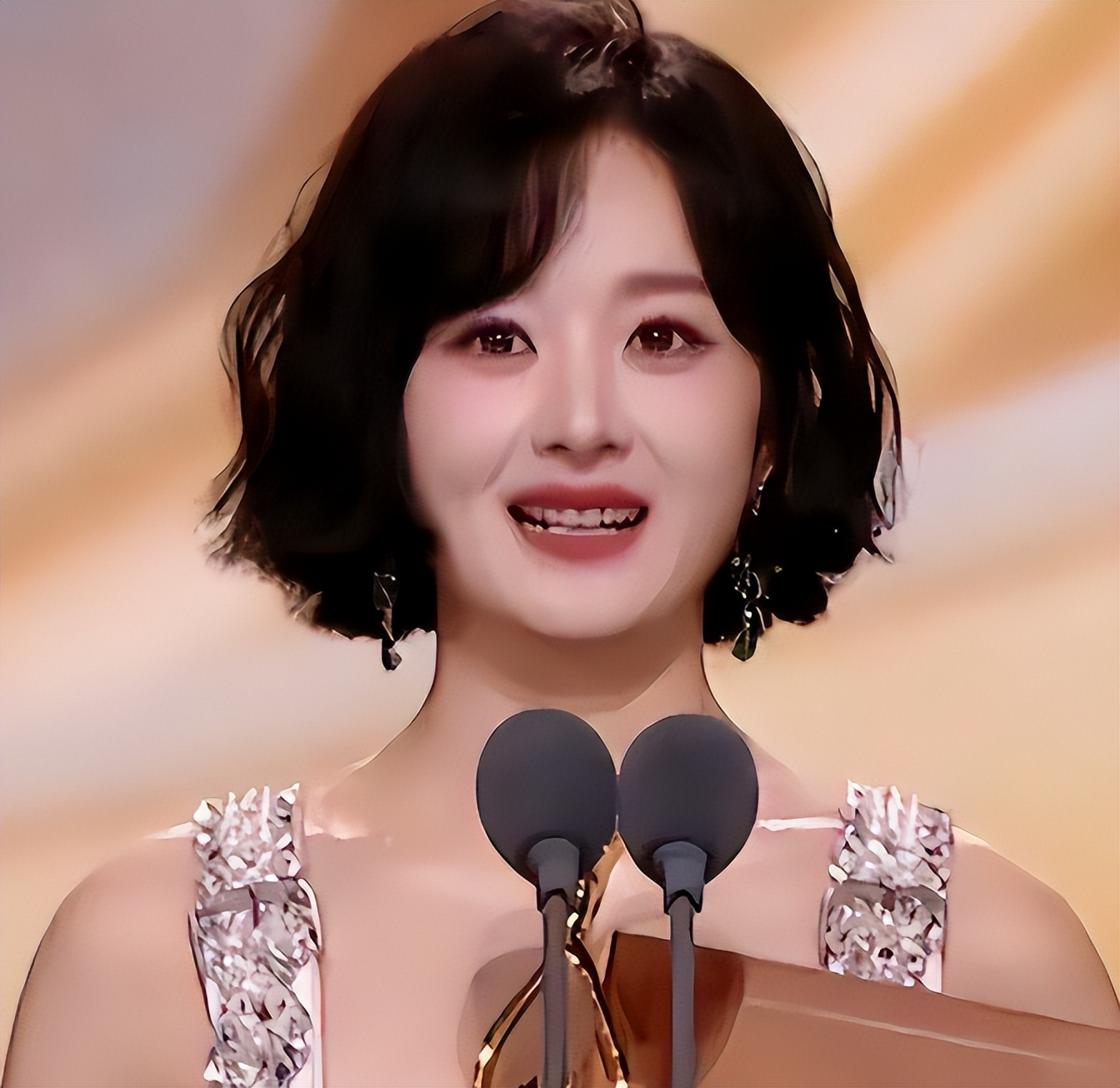 近日明星重大热点事件,_赵丽颖紧急送医事件_赵丽颖冯绍峰感情走向