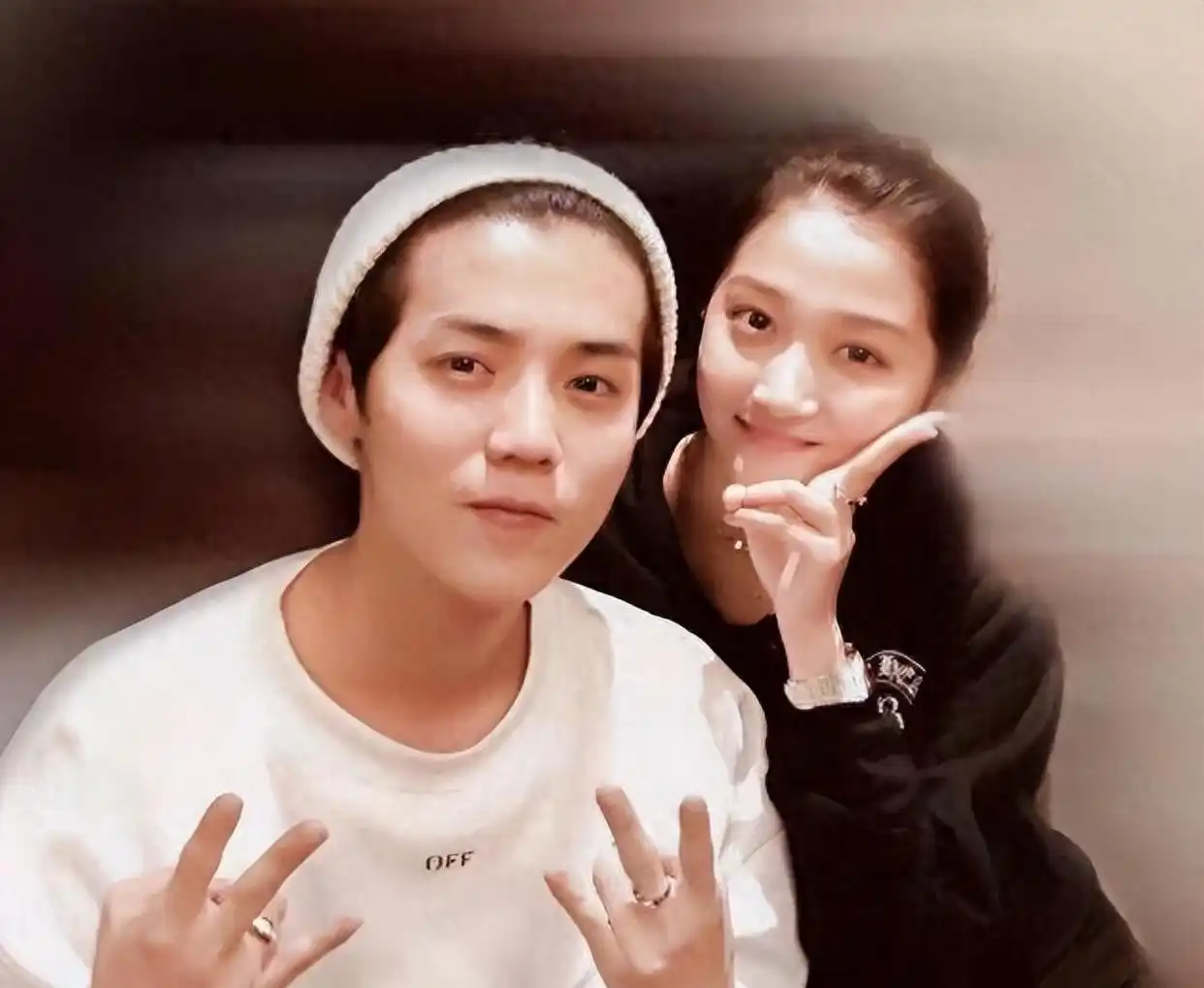 彭昱畅女友官宣_彭昱畅女友照片_女明星女朋友